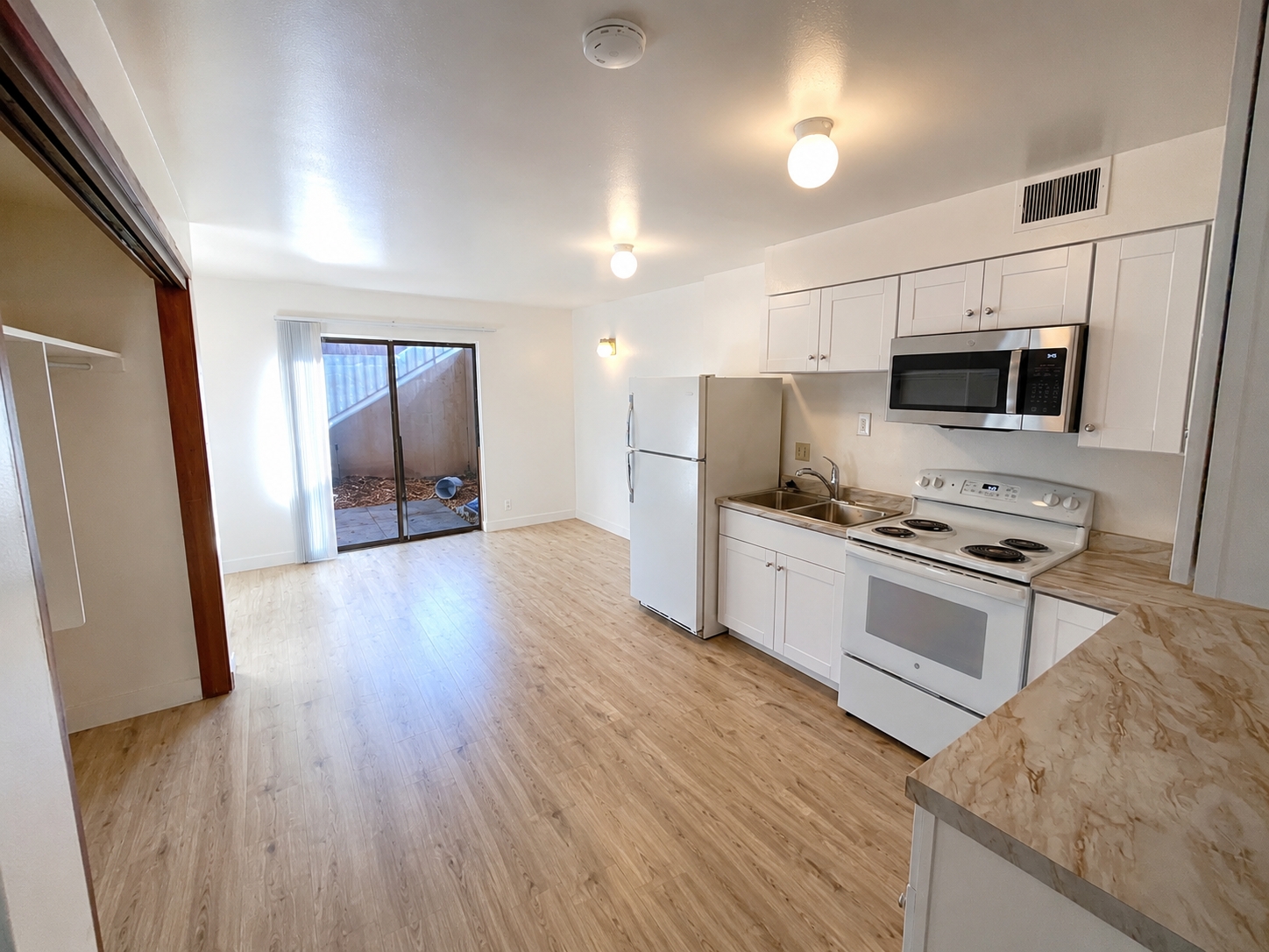 Salt Lake City Apartment: 320 S 700 E