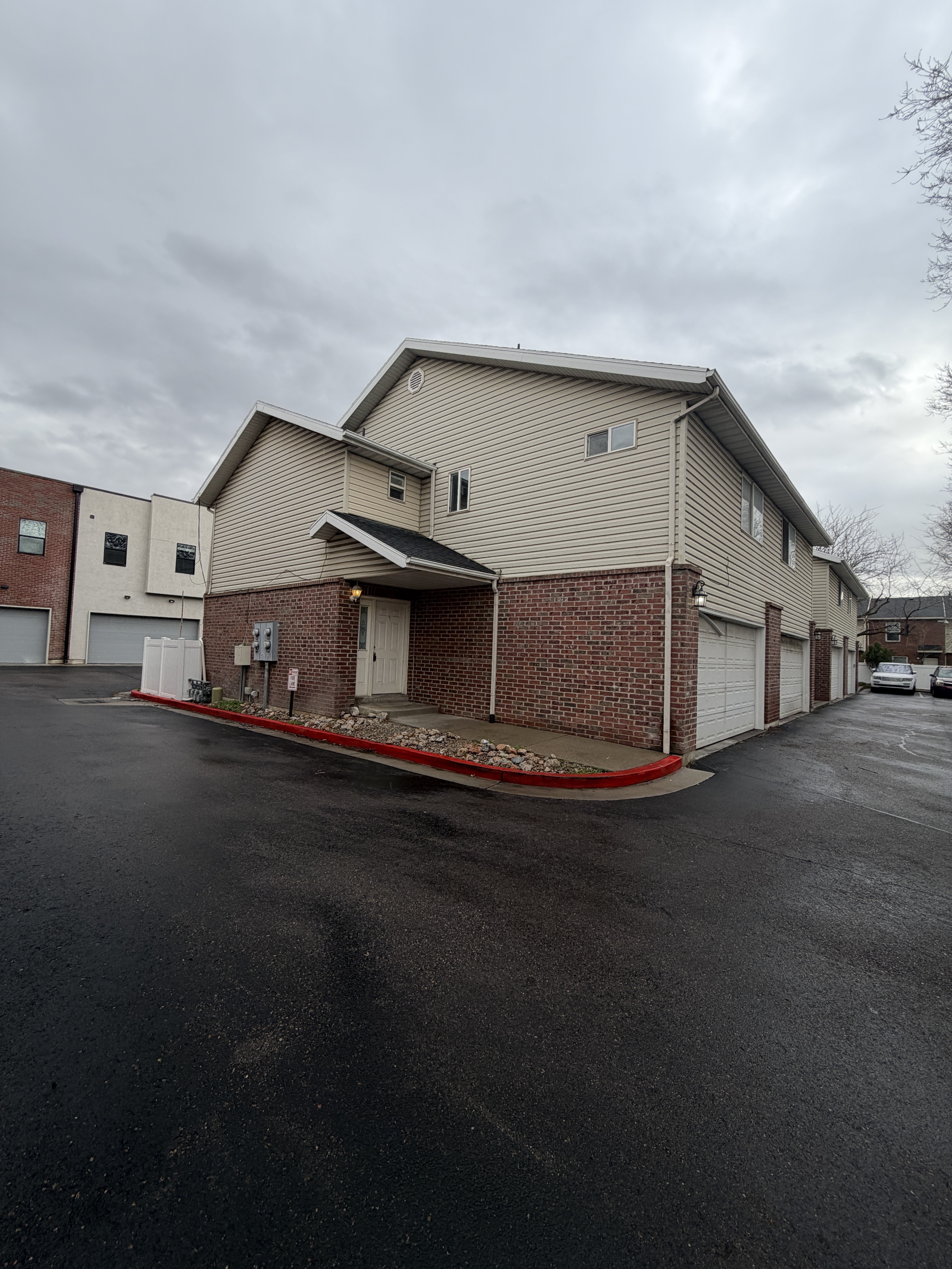 Bountiful Townhome: 441 W 200 N