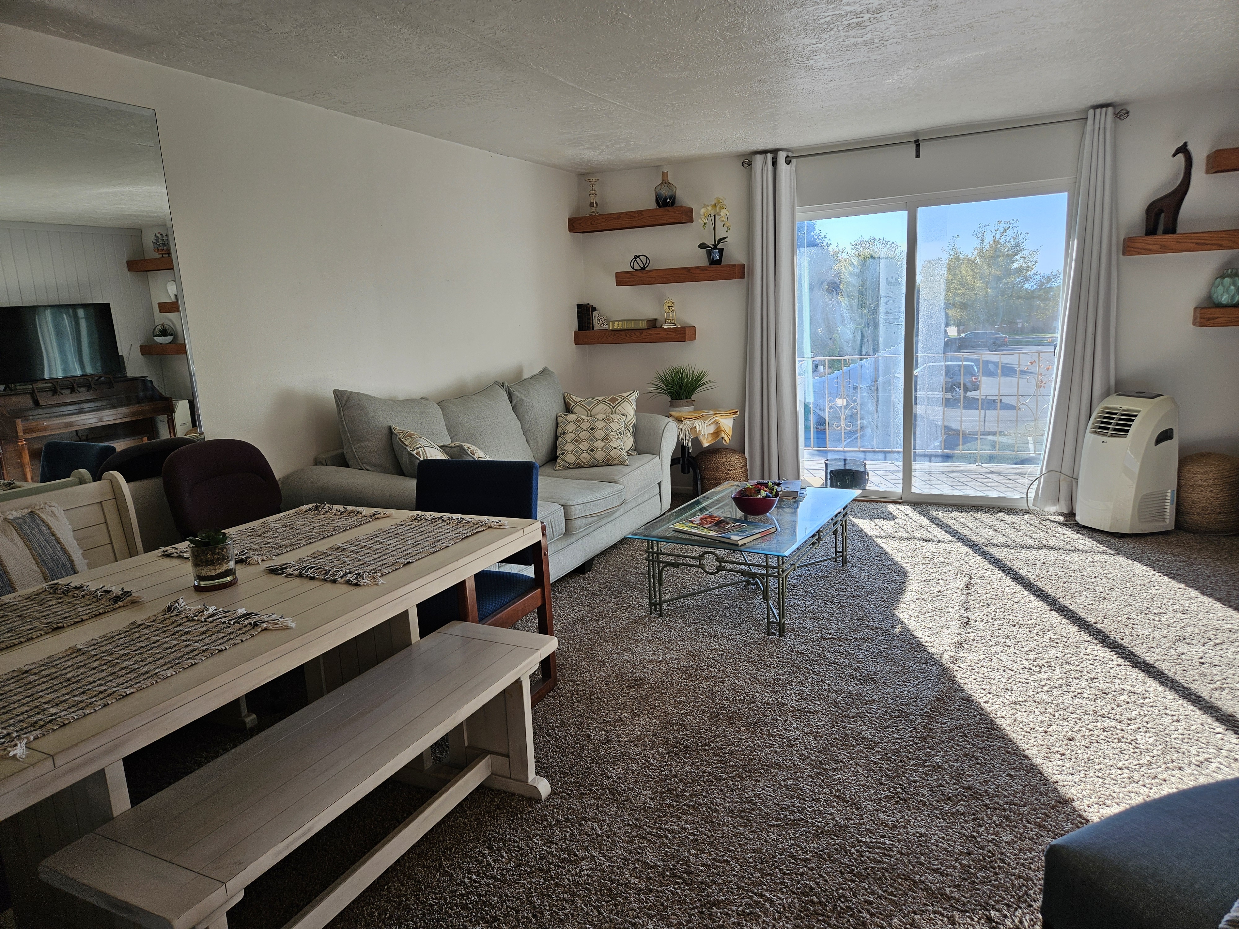 Bountiful Single Room: 575 N 200 W