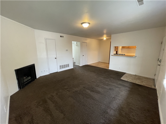 Murray Apartment: 4371 S Fairbourne Ave