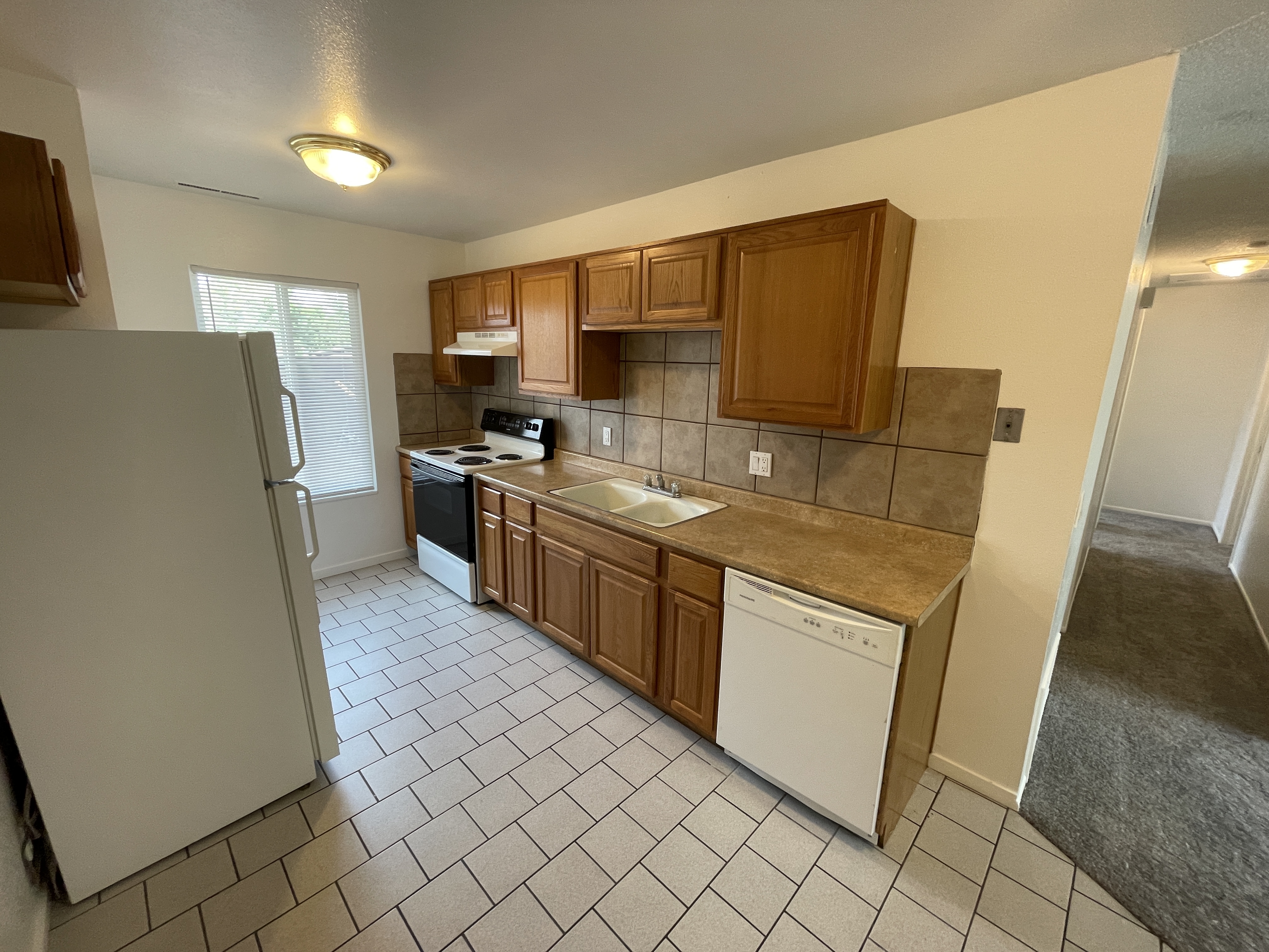 Bountiful Townhome: 898 W 4100 S