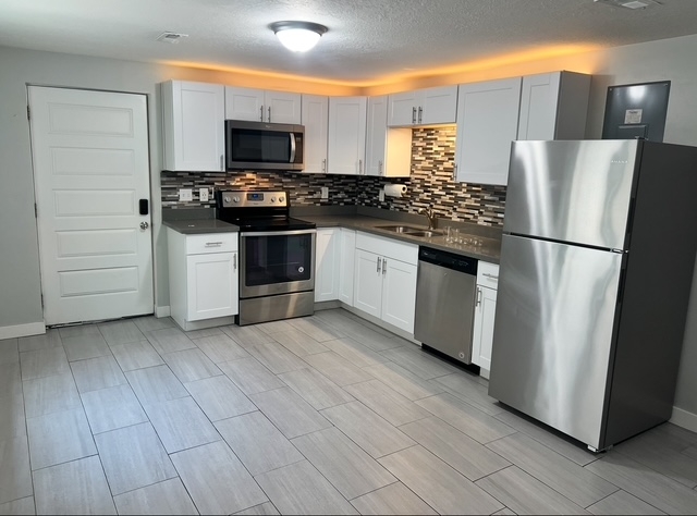 Pleasant Grove In-Law/Basement: 579 E 200 S