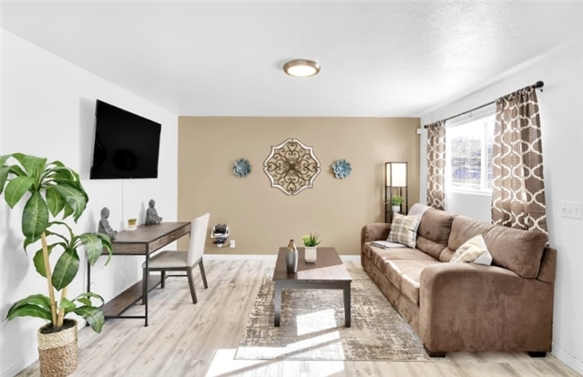 Salt Lake City Apartment: 1932 S McClelland St