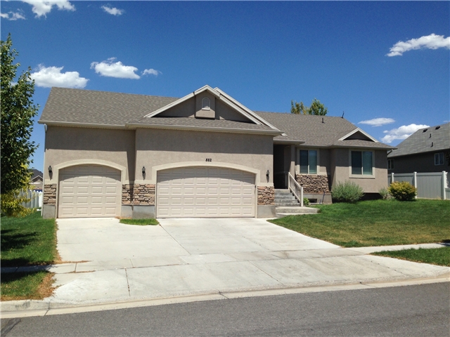 Woods Cross House: 882 W 2225 S