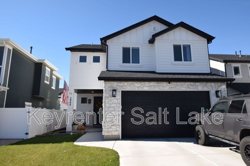 Syracuse House: 2964 S 2500 W