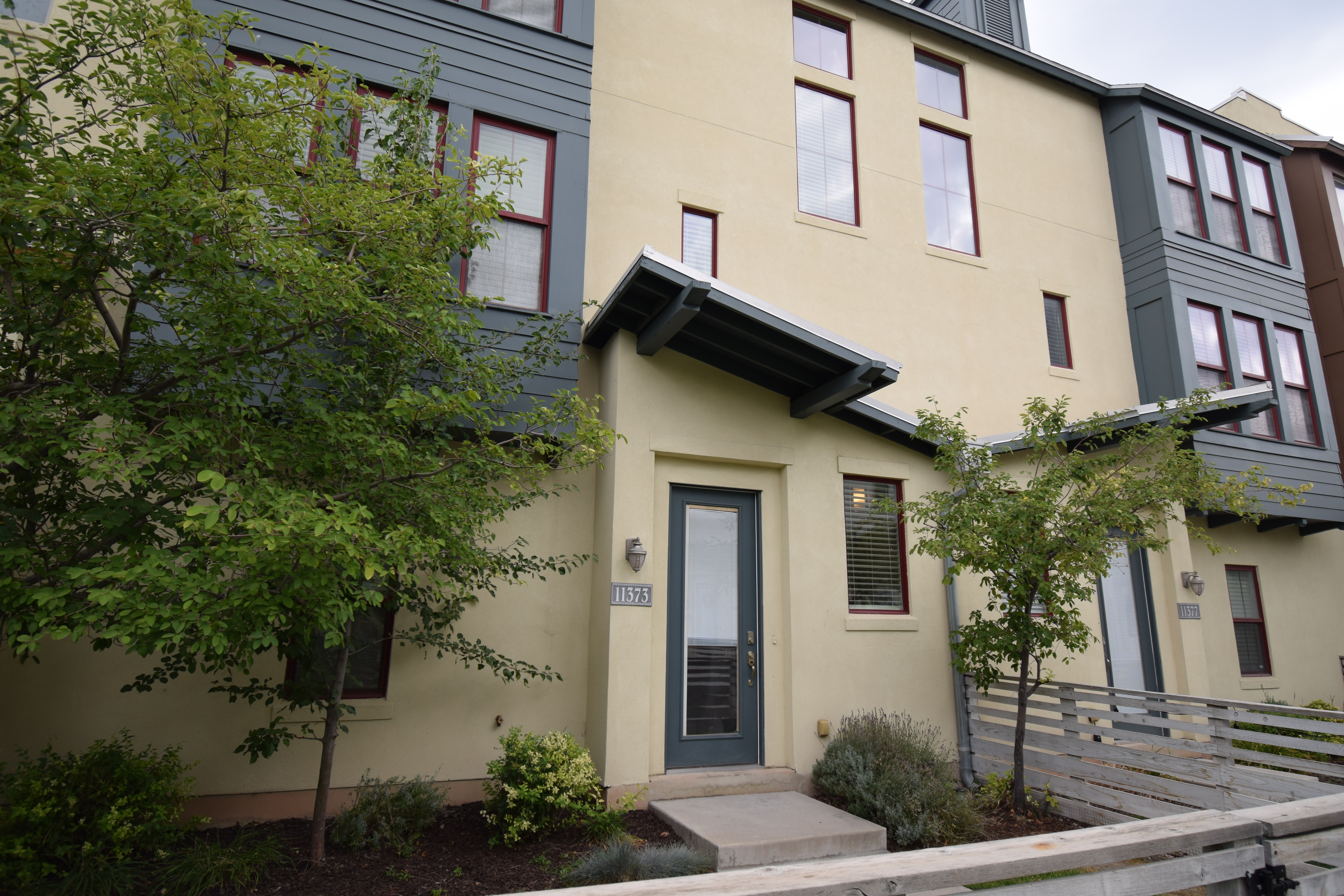 South Jordan Townhome: 11373 S Oakmond Rd