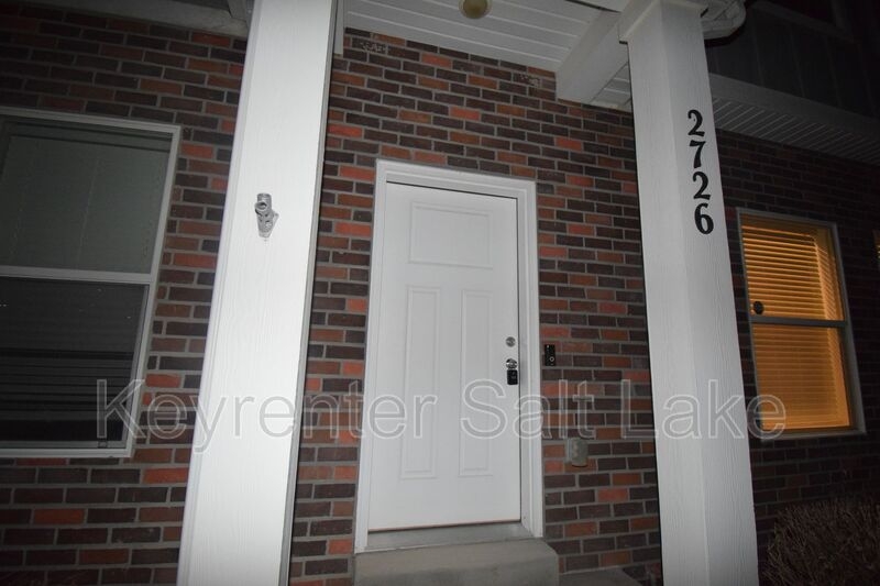 Eagle Mountain Townhome: 2726 E Iron Bark Aly