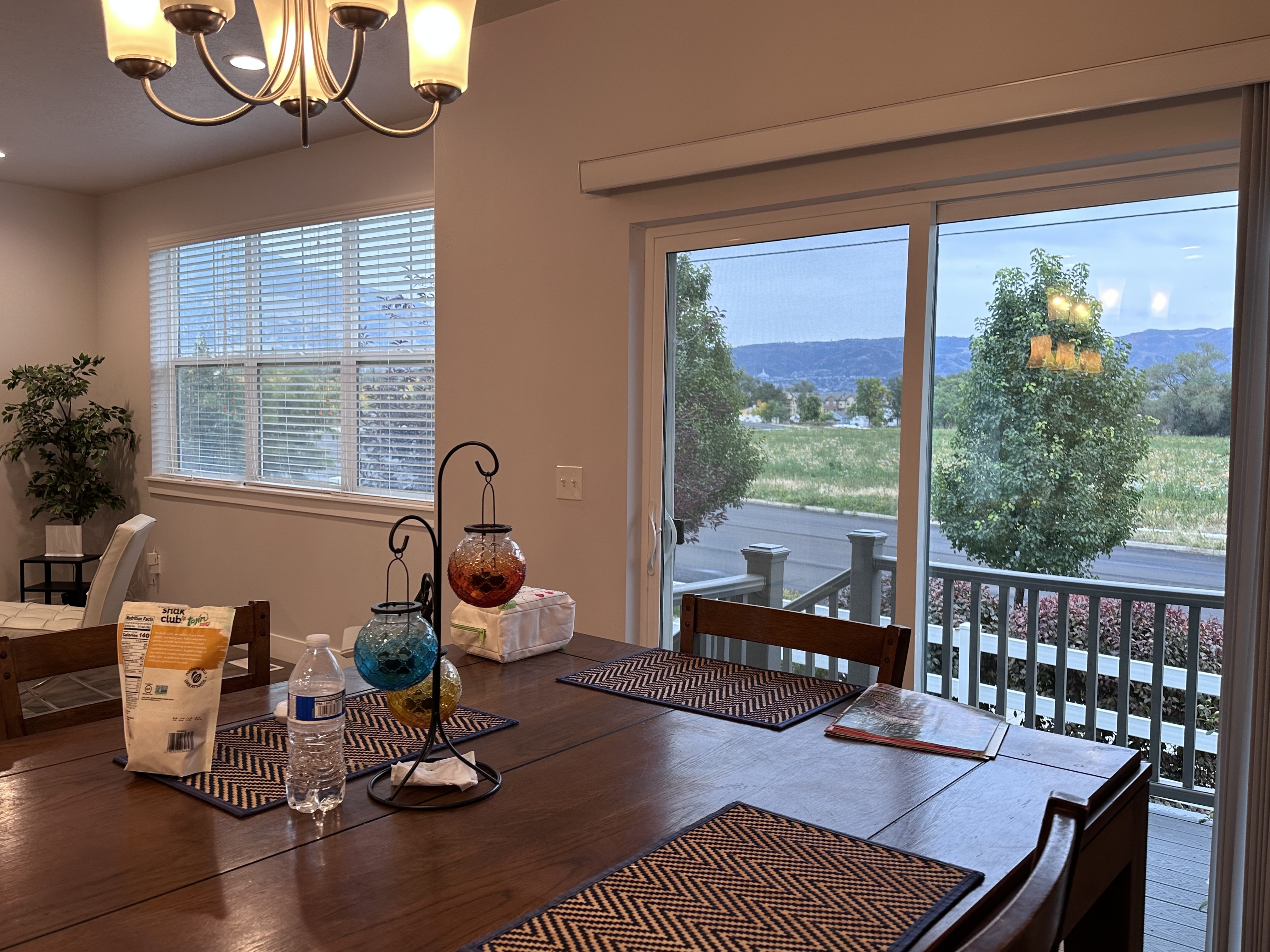 Draper Single Room: 628E E Sawback Ln