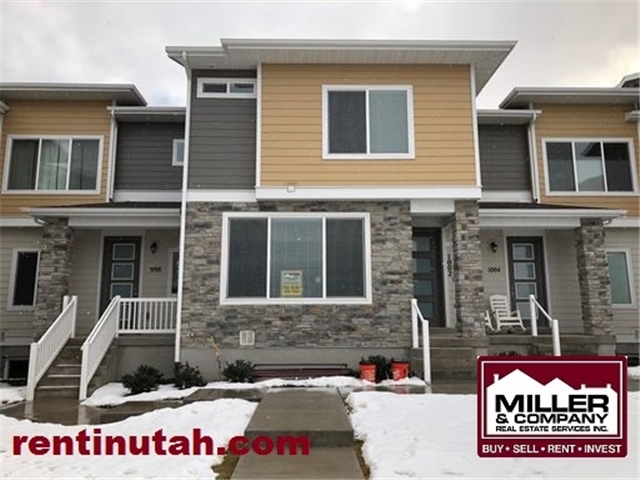 Riverton Townhome: 1002 W Cyan Valley Way