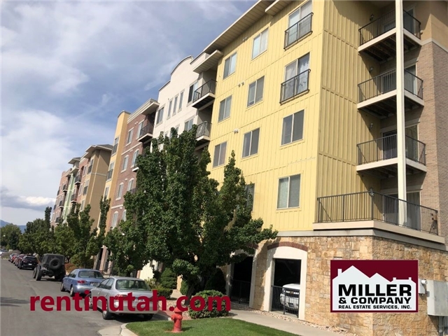 Sandy Condo: 165 Albion Village Way