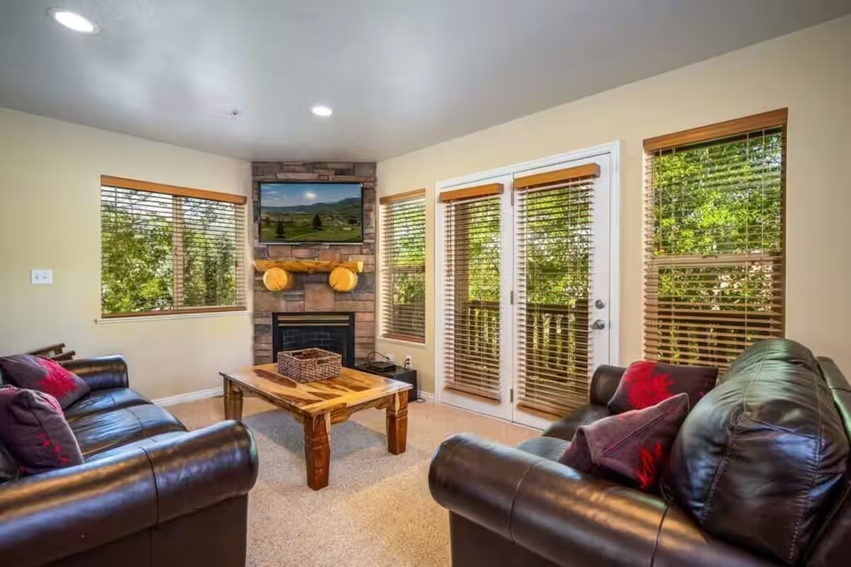 Eden Condo: 3555 N Fox Run