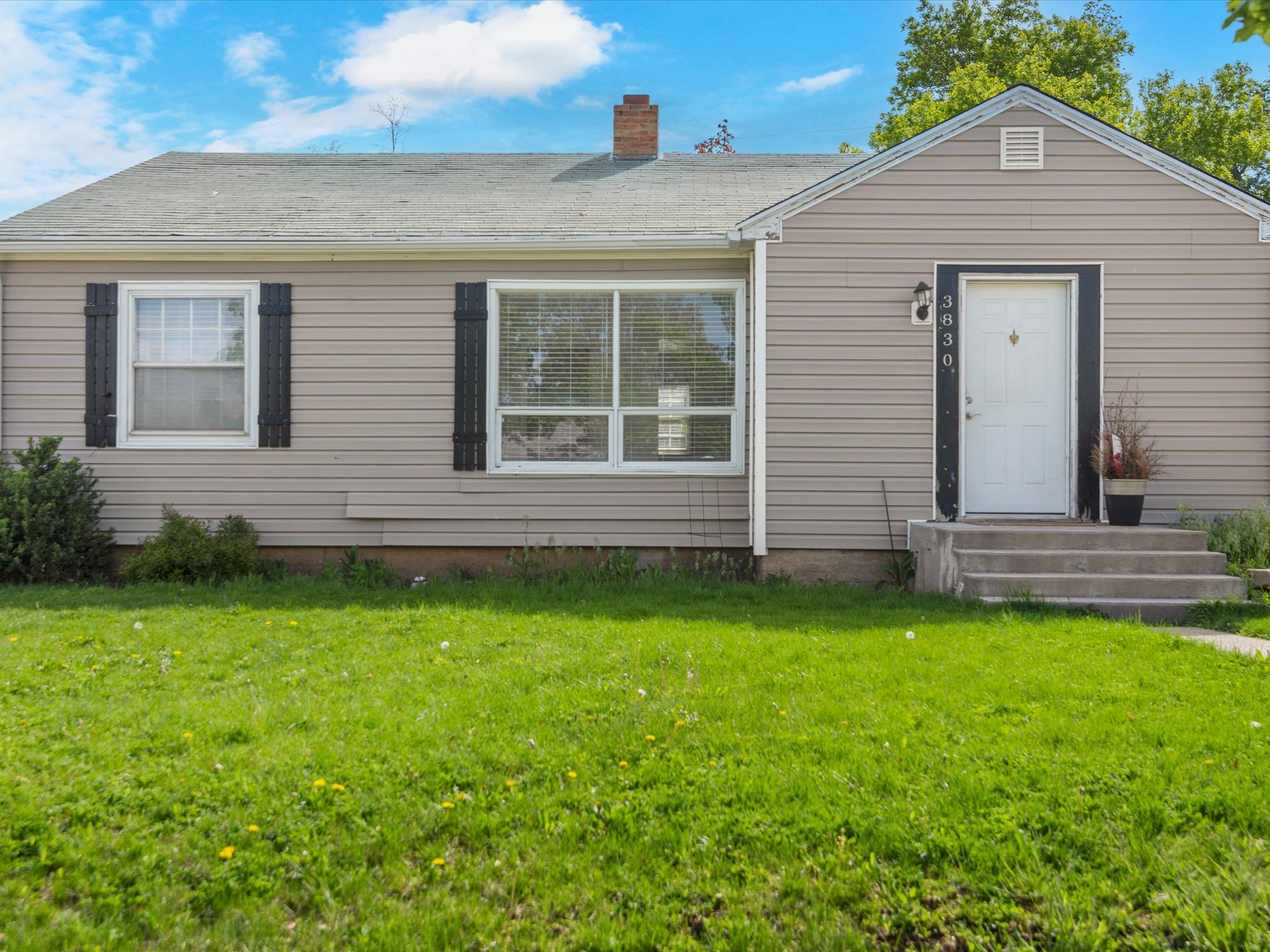 Ogden House: 3830 Raymond Ave