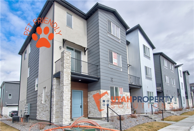 American Fork Townhome: 1025 W 420 S