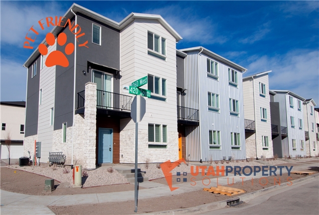 American Fork Townhome: 1057 W 420 S