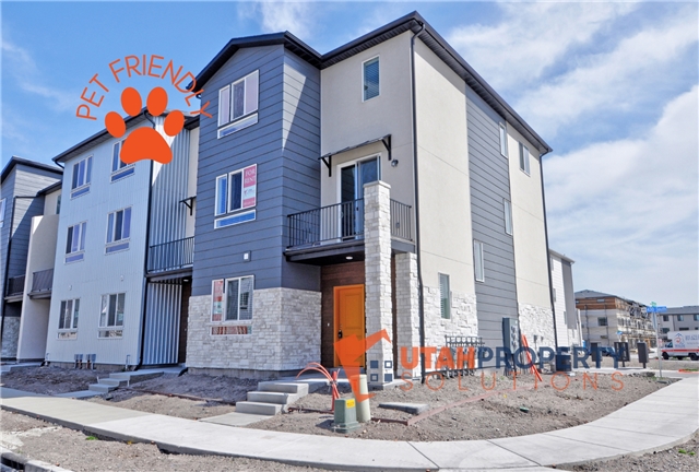 American Fork Townhome: 1058 W 430 S