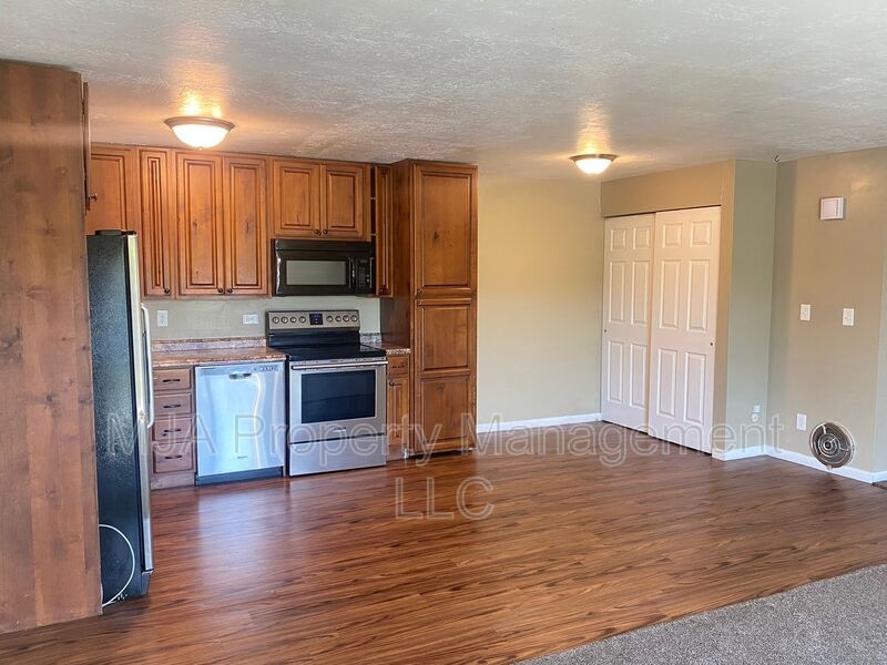 West Valley City Apartment: 2640 W 3800 S