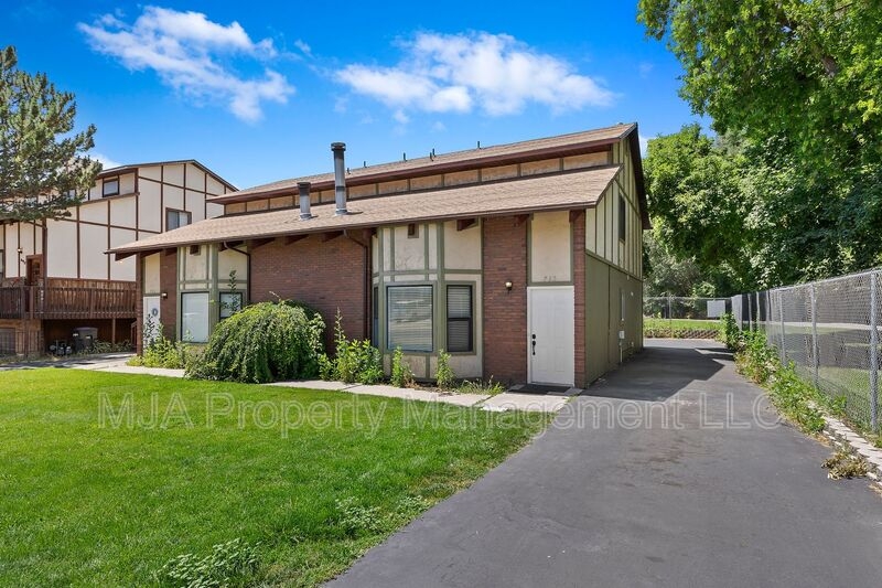 Provo Townhome: 715 N 1050 W