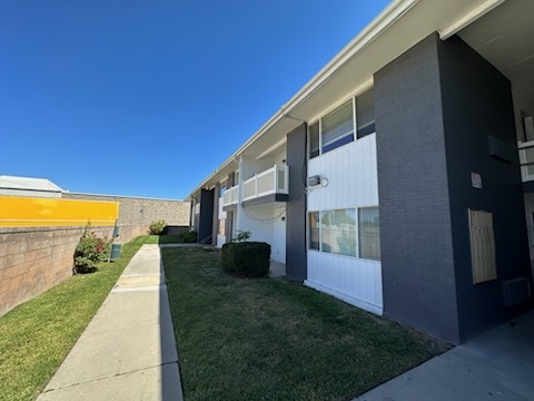 West Valley City Apartment: 2640 W 3800 S