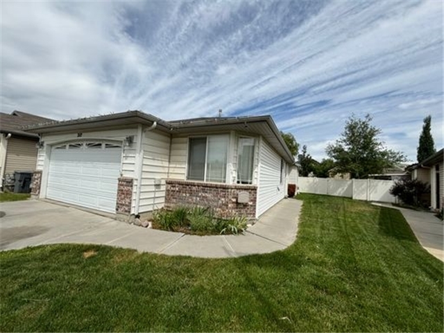 North Salt Lake House: 212 Caleb Dr