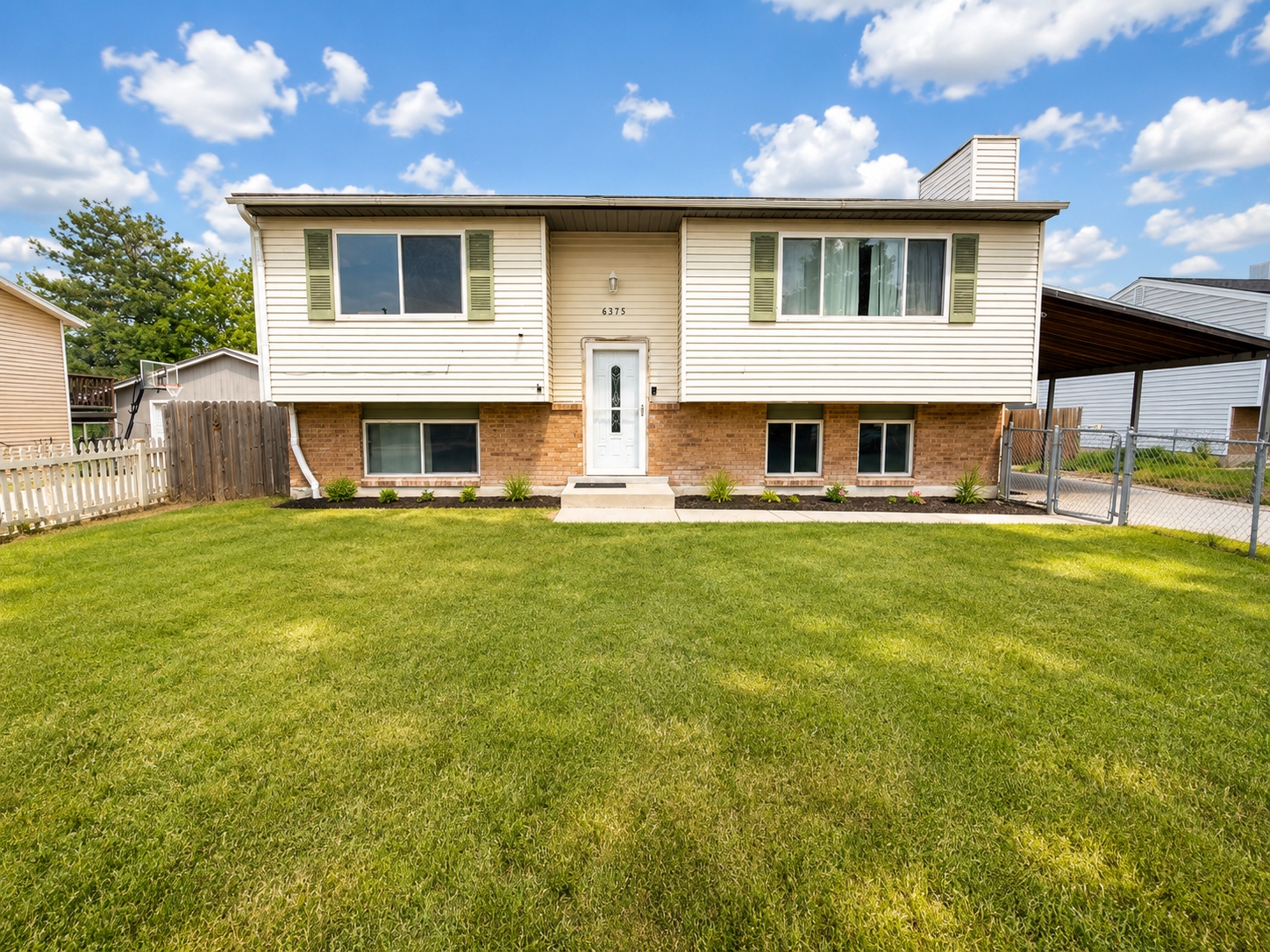West Jordan House: 6375 S Fuchsia Dr
