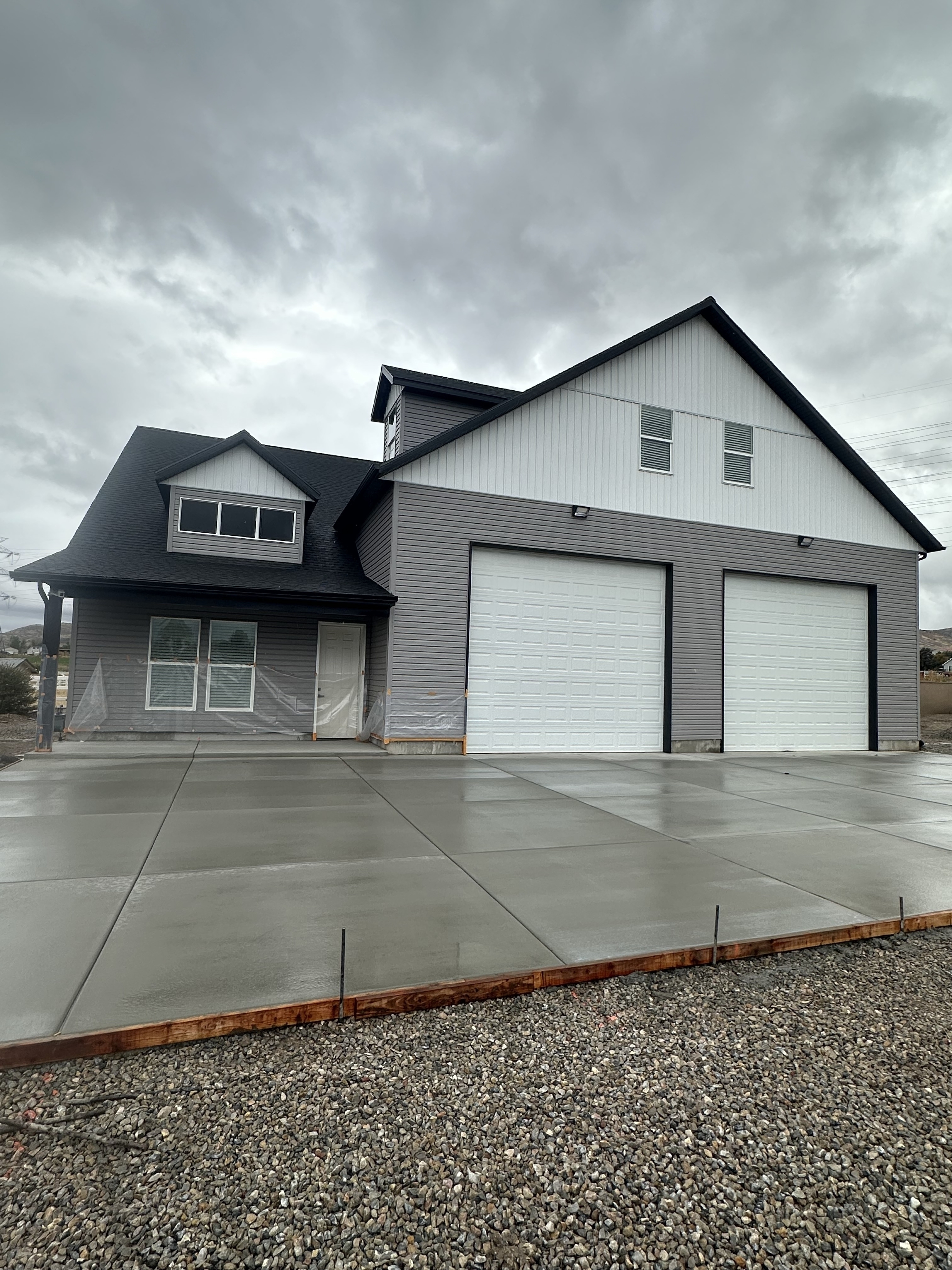 Riverton Townhome: 14412 S Vantage Cir