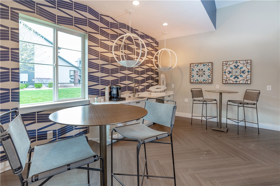 Wilshire Apartments Apartment For Rent At 6447 W Wilshire Park