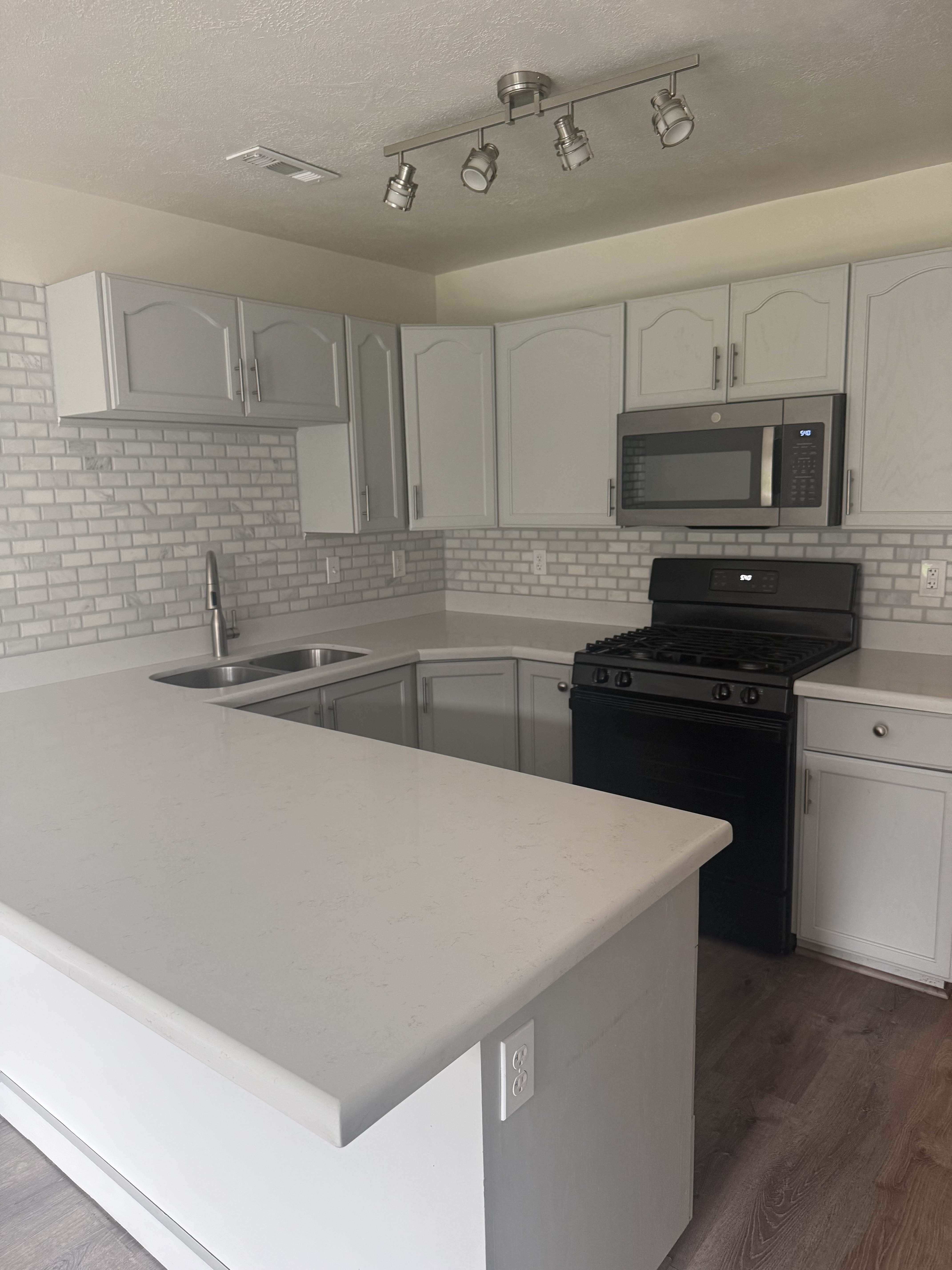 Logan Townhome: 225 W 1458 S
