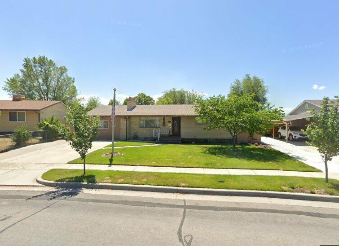 Sandy In-Law/Basement: 10518 S Columbine Way