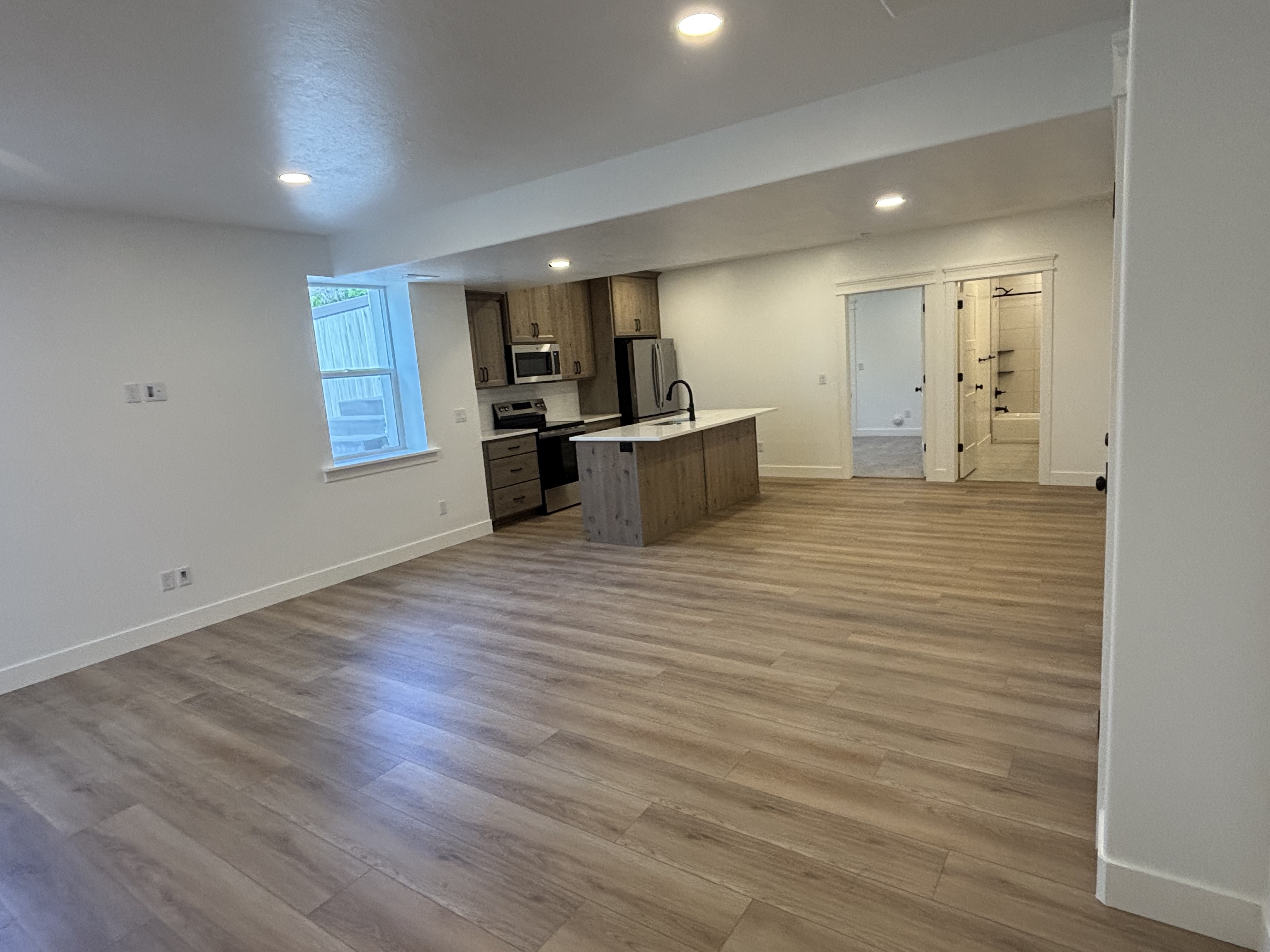 Farmington In-Law/Basement: 71 N 145 W