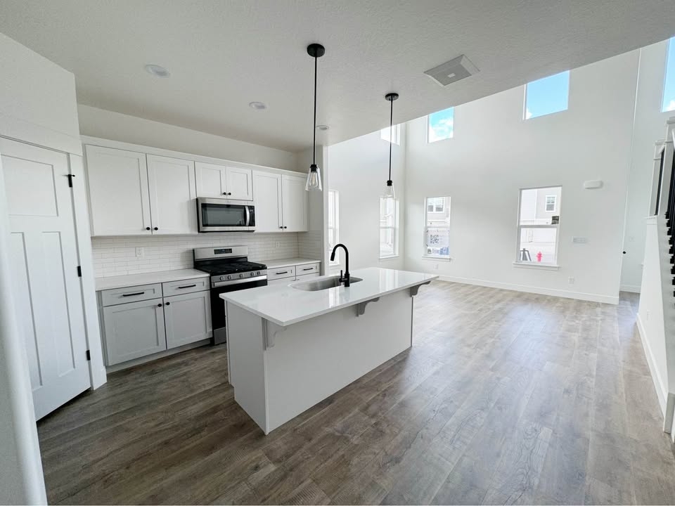 Lehi Townhome: 4090 W 1180 N