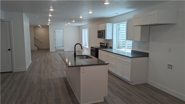 Ogden In-Law/Basement: 3065 S Brinker Ave Bsmt