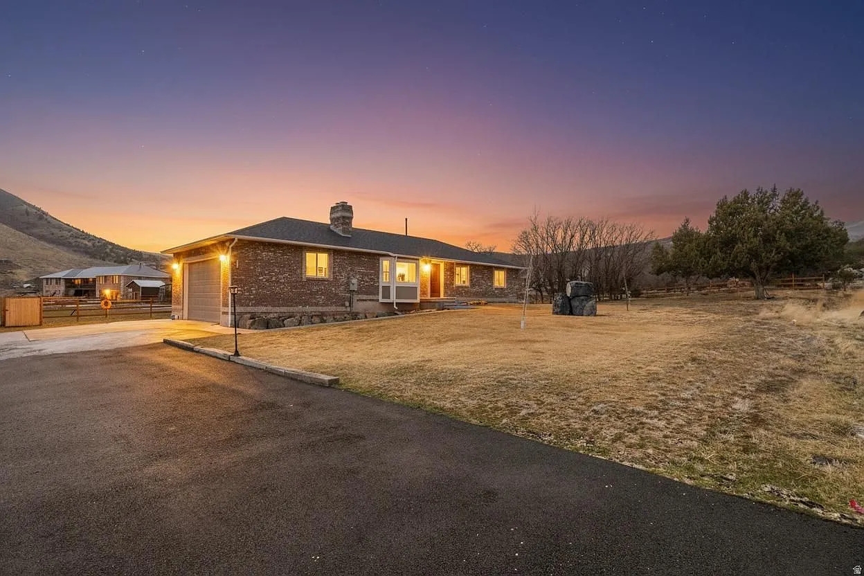 Herriman House: 14715 S Rose Canyon Rd