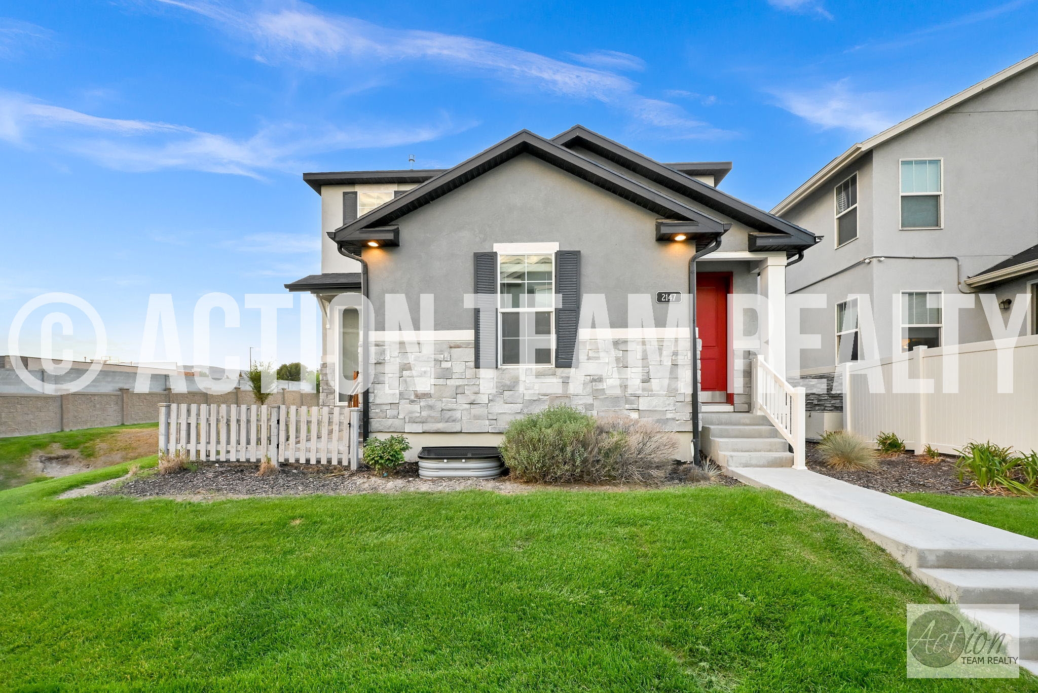 Riverton House: 2147 W Kimber Ln