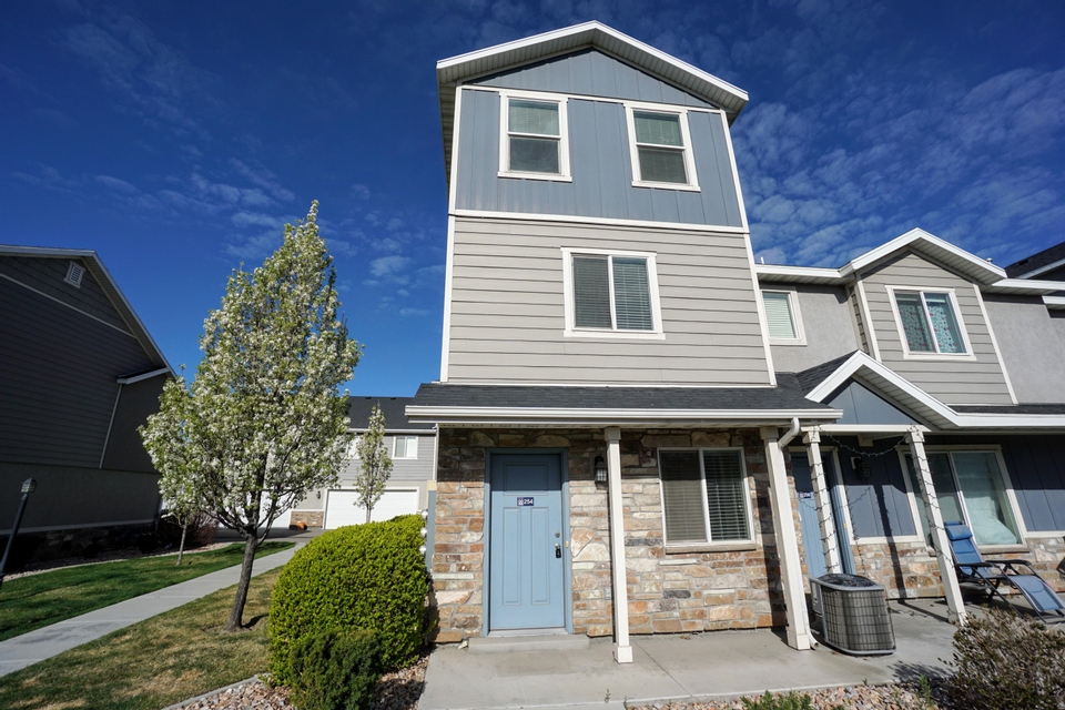 Vineyard Multiplex: 254 N 750 E