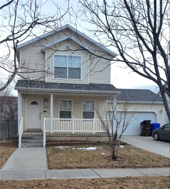 Eagle Mountain House: 4084 E Dillons Dr