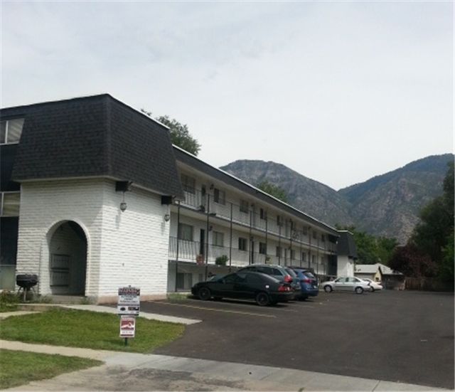 Provo Apartment: 348 N 400 W