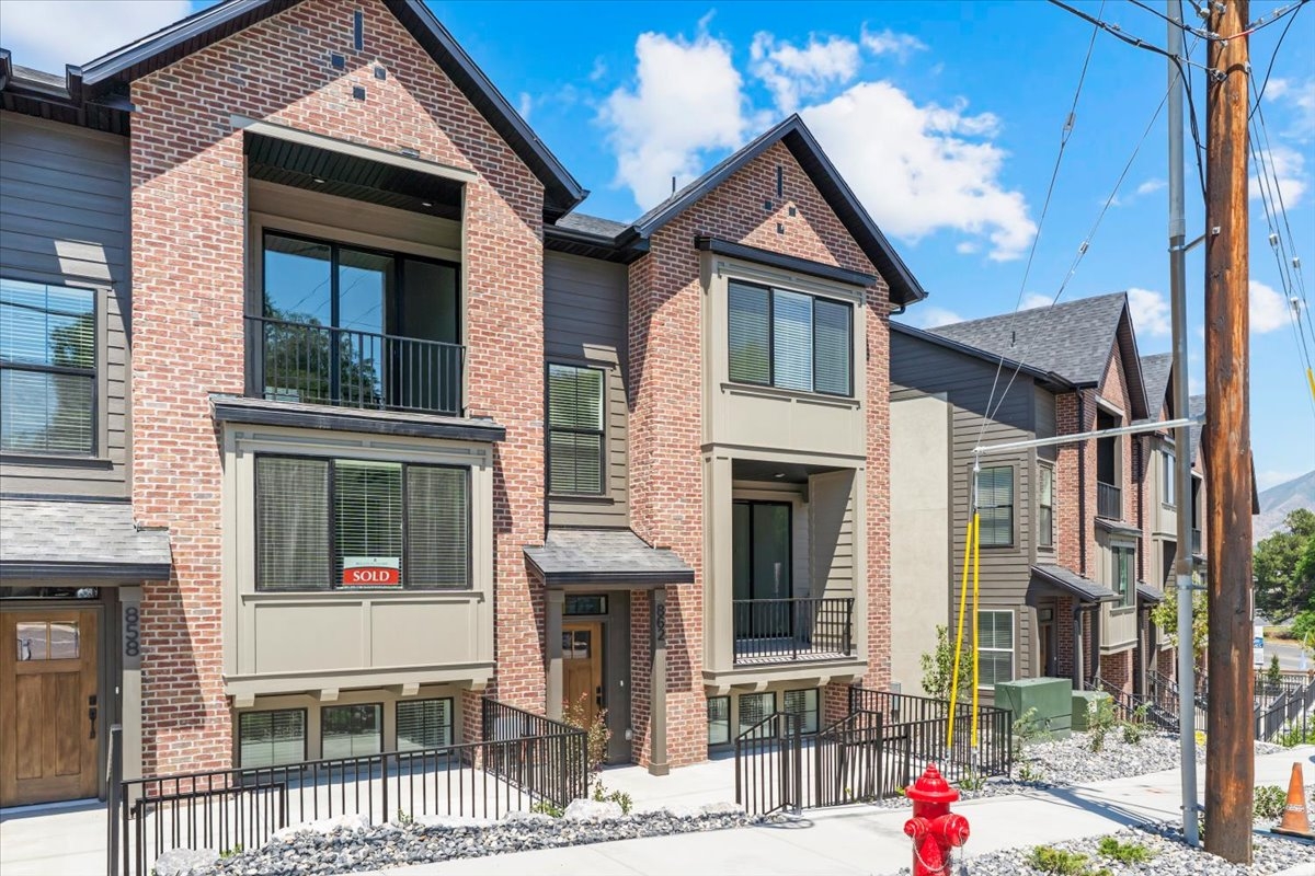 Murray Townhome: 862 E Brookshade Ln