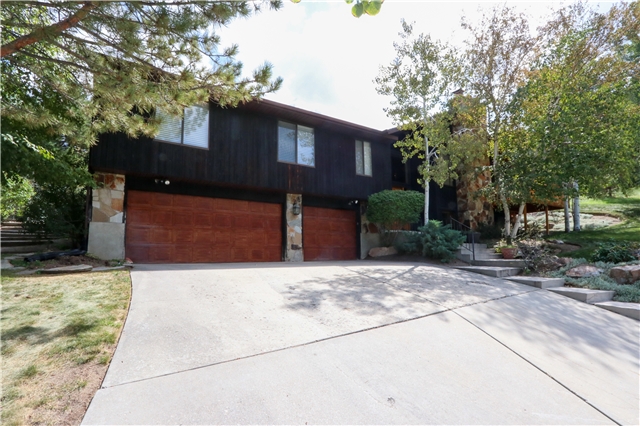 Sandy House: 10729 S Maple Hill Cir
