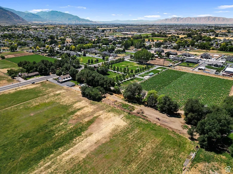 Mapleton House: 210 N 500 W