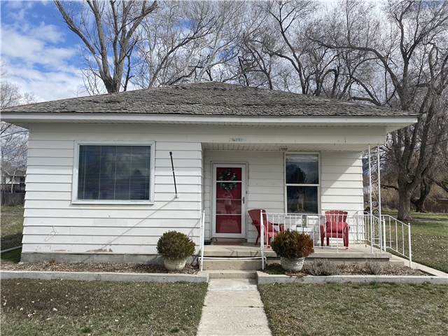 South Jordan House: 10737 S Temple Dr