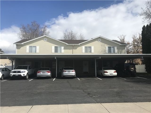 Logan Townhome: 526 N 400 W