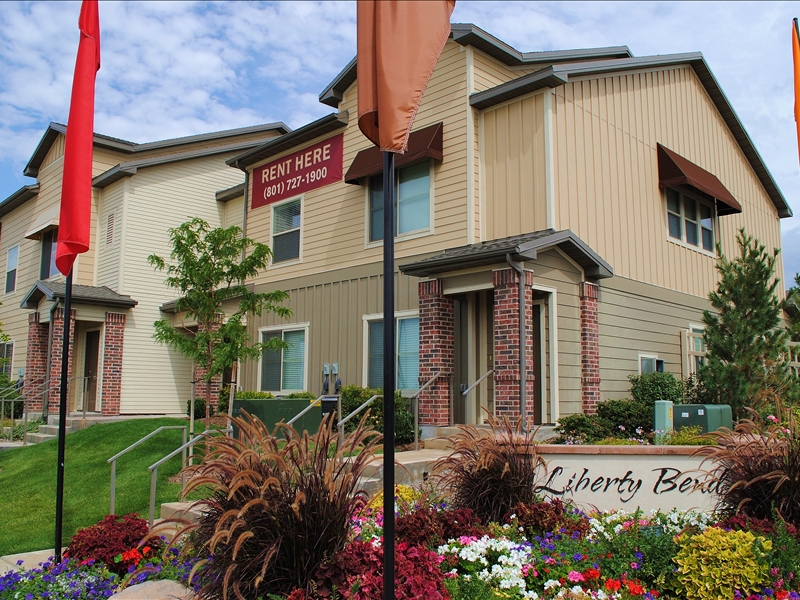 Liberty Bend Apartments & Townhomes Townhome for rent at 1048 E