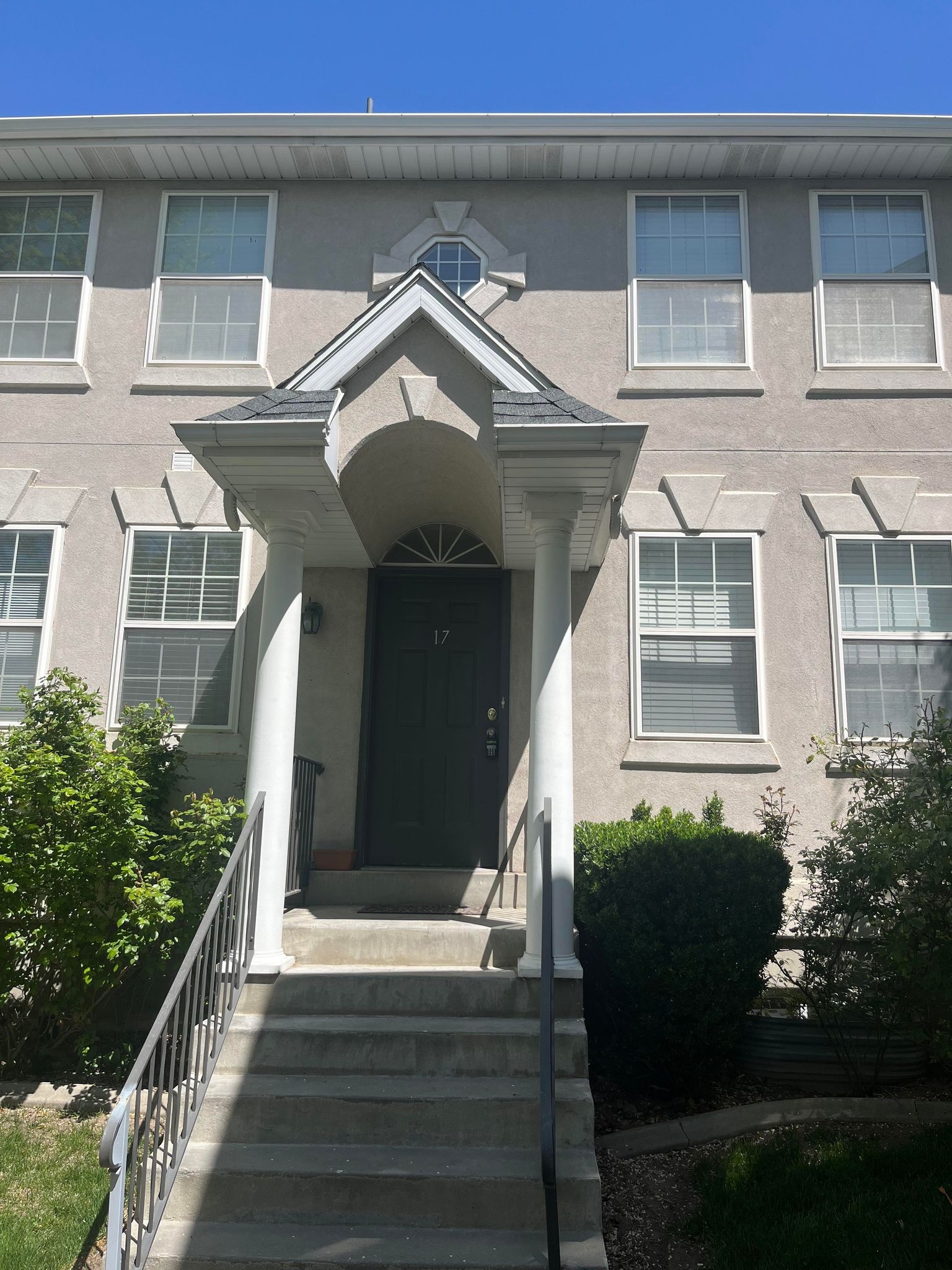 Orem Townhome: 1947 S Columbia Ln