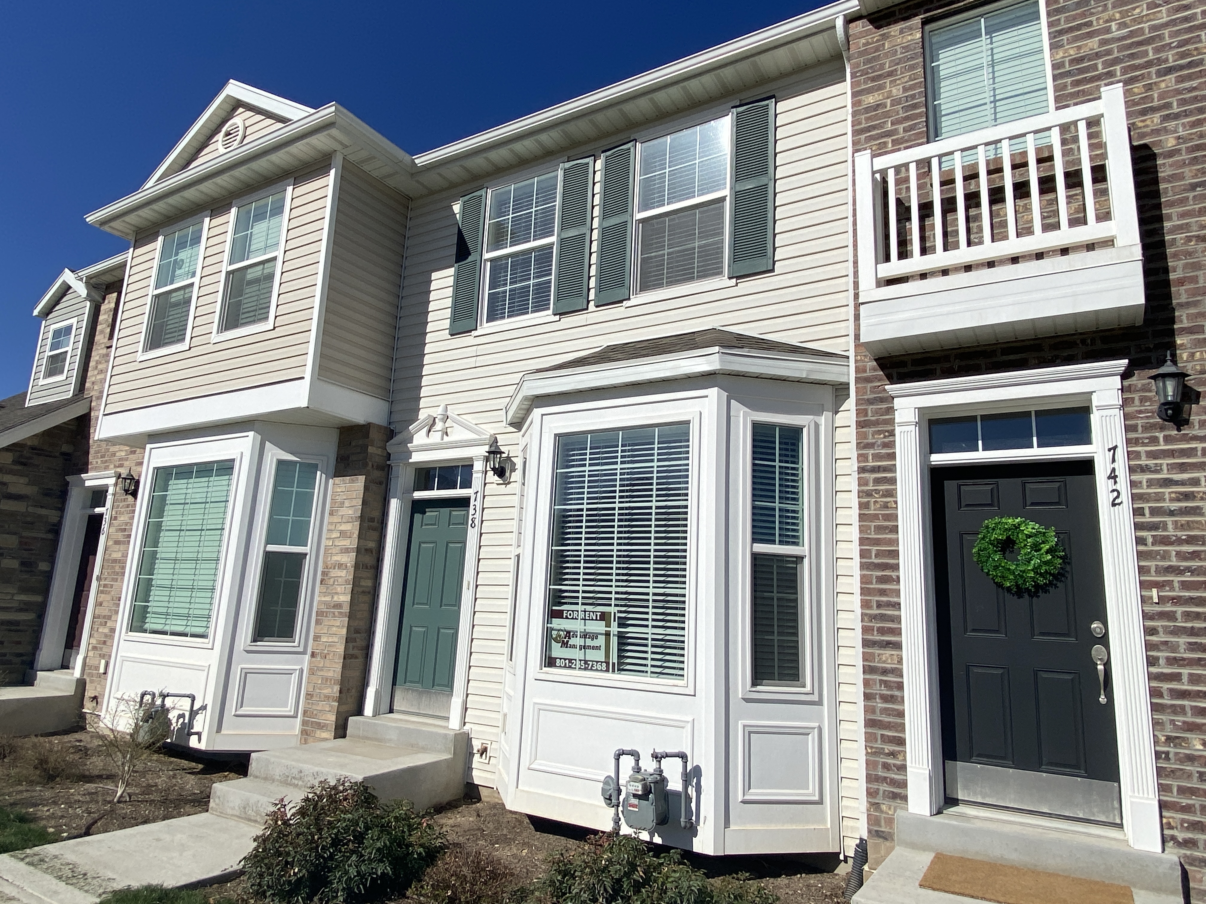 Salem Townhome: 738 N 150 E