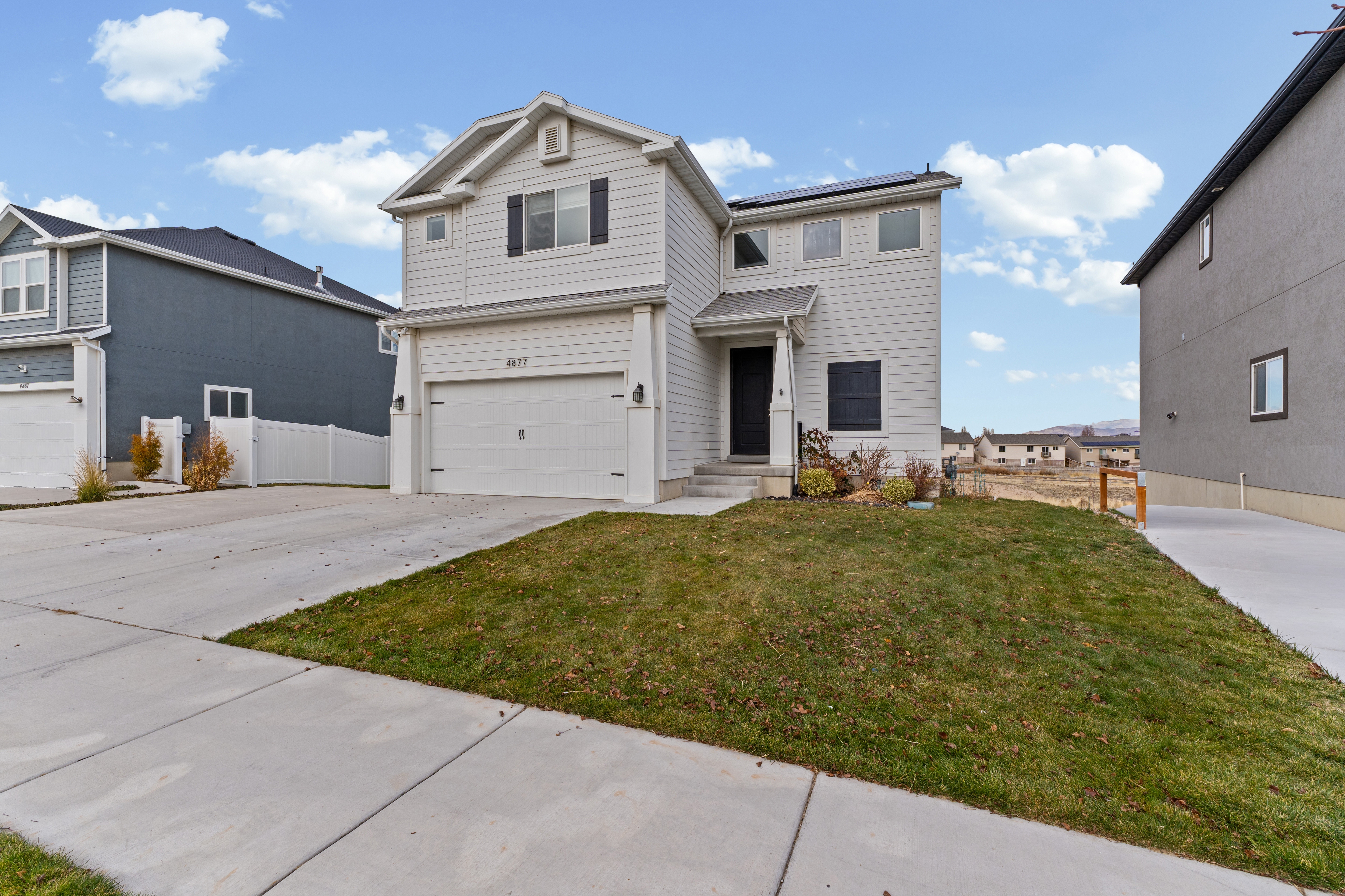 Eagle Mountain House: 4877 E Silver Ridge Rd