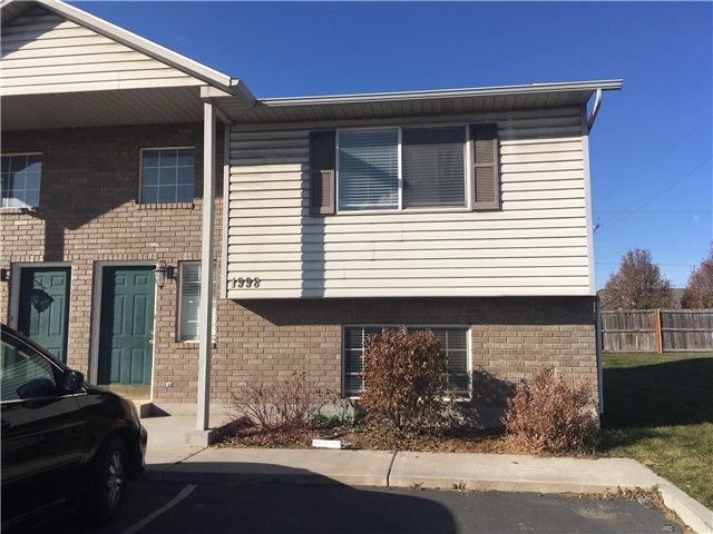 Pleasant Grove Townhome: 1998 W 680 N