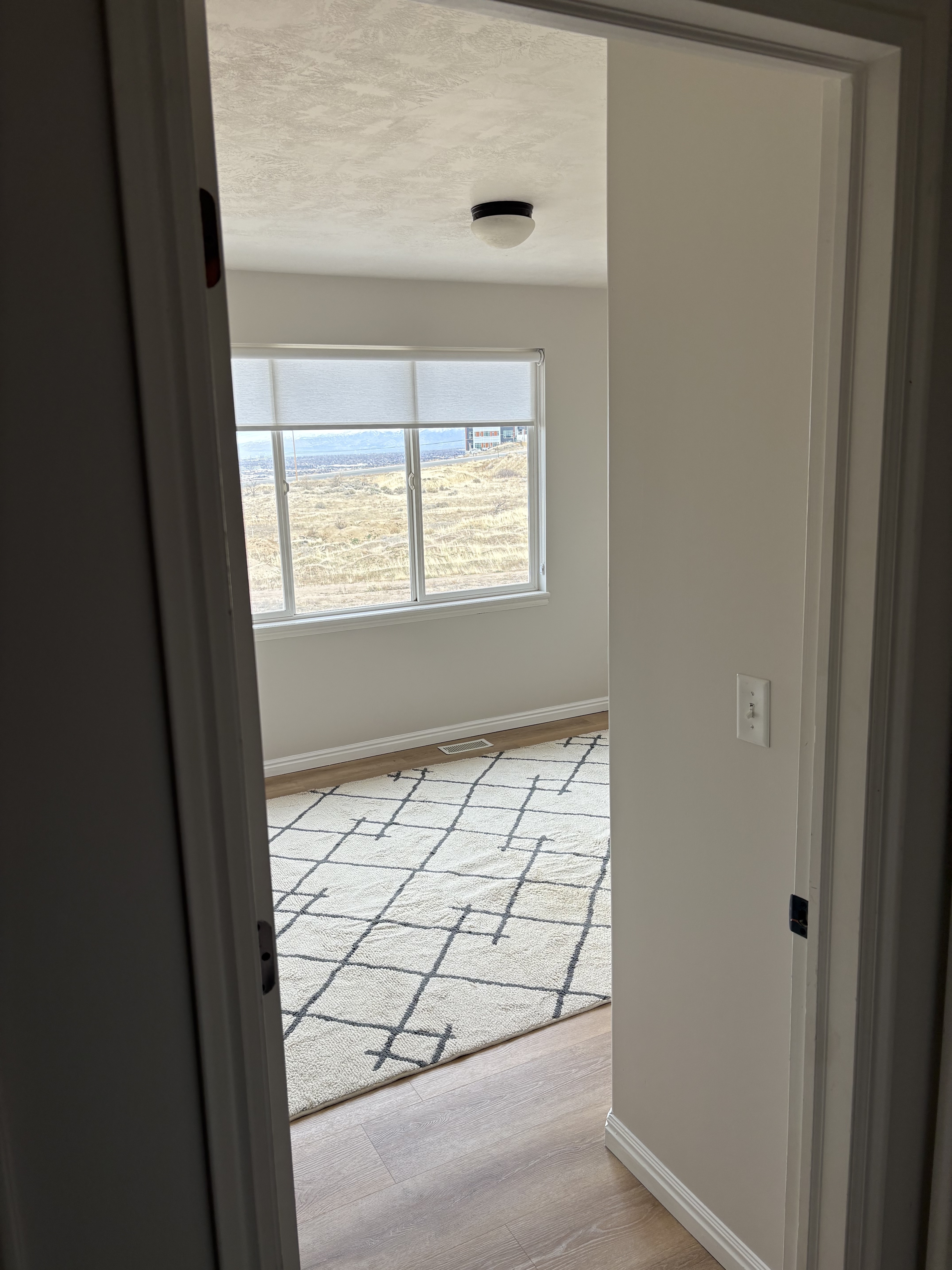 Draper Single Room: 127 E Chandlerpoint Way