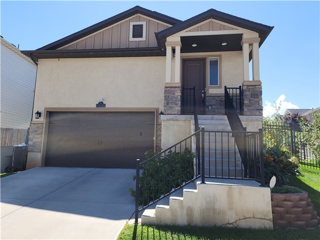 North Salt Lake House: 166 E Vista Way