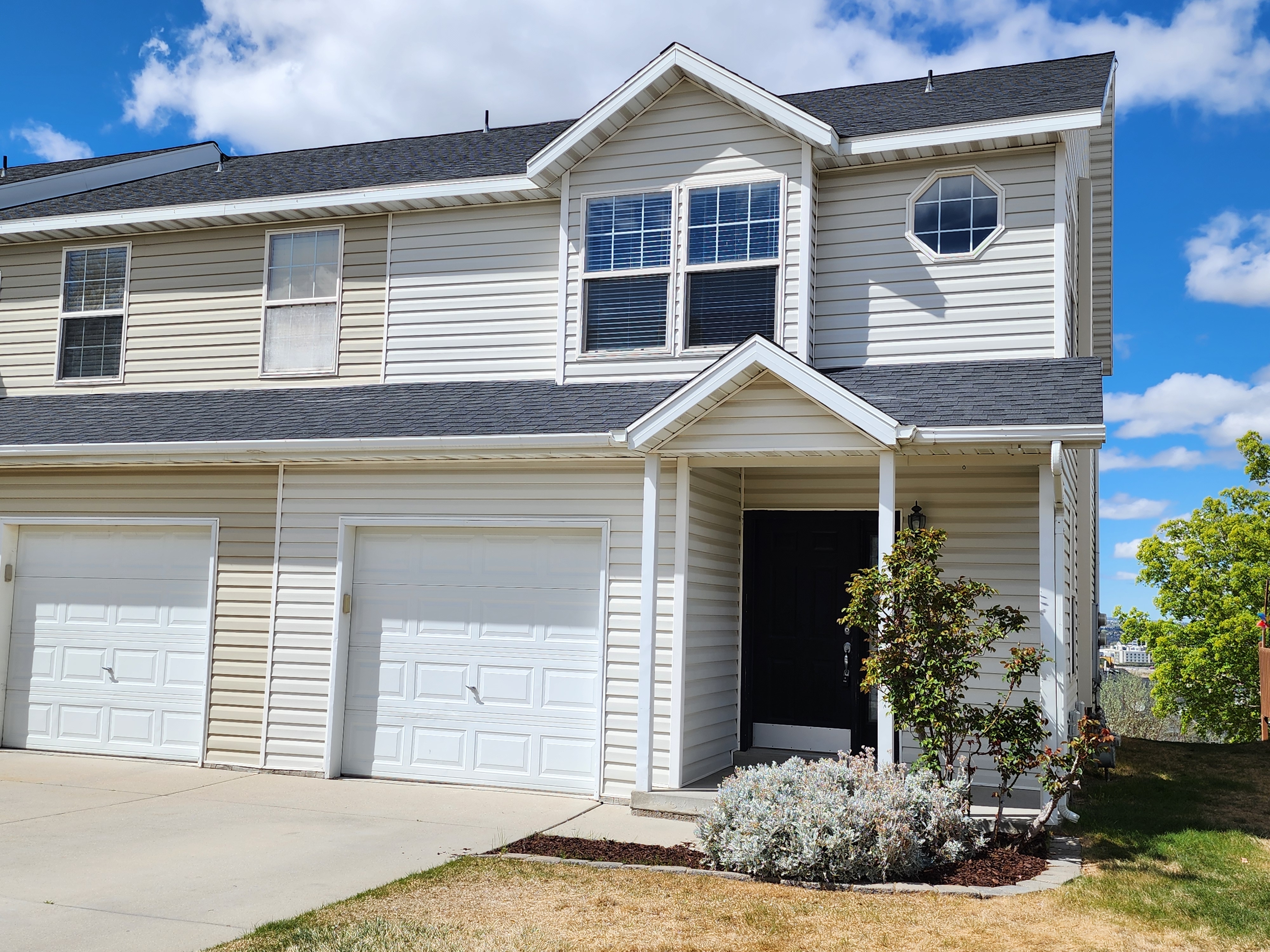 Draper Townhome: 123 E Wayfield Dr