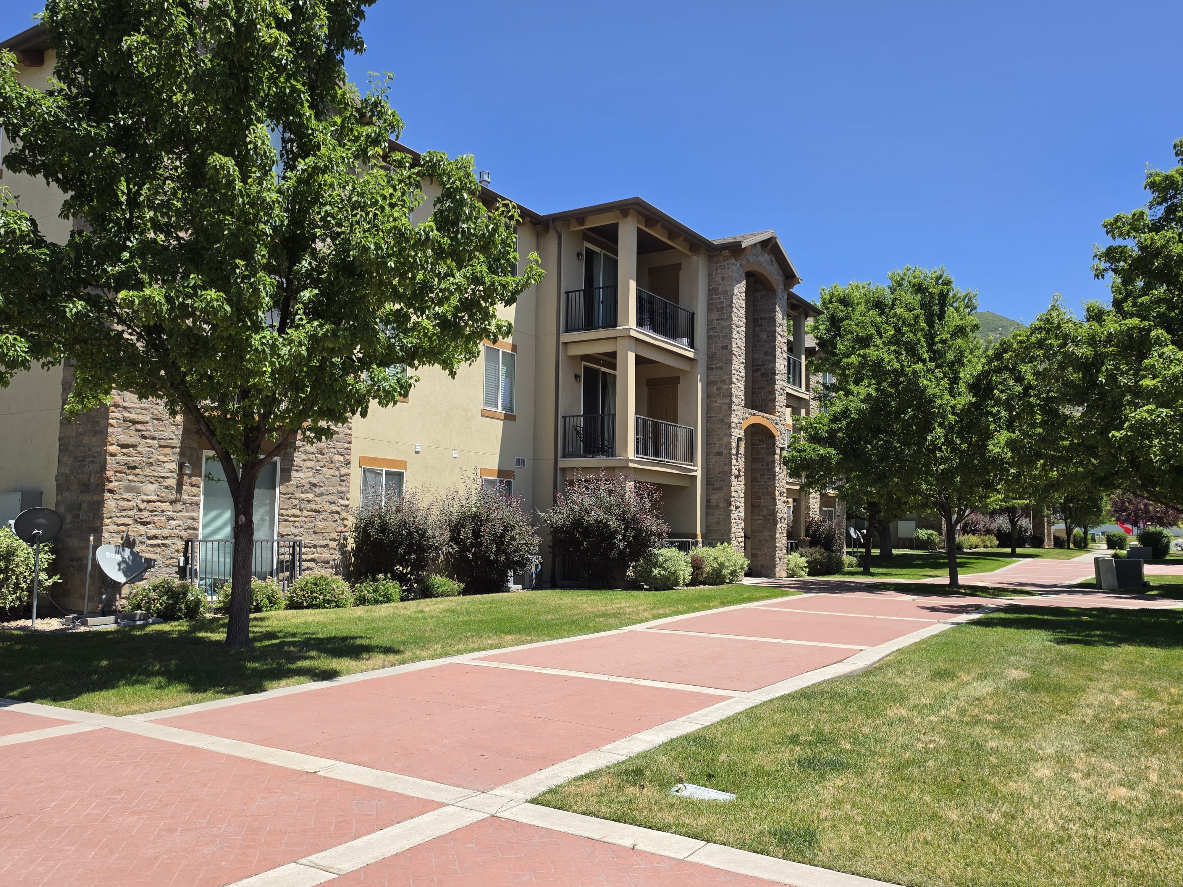 Centerville Condo: 638 N. 400 W. 